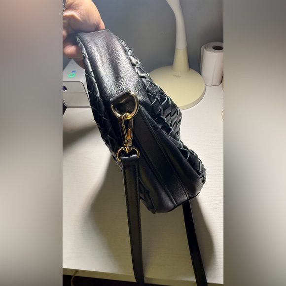 Elegant Black Woven Hobo Bag - Picture 8 of 10